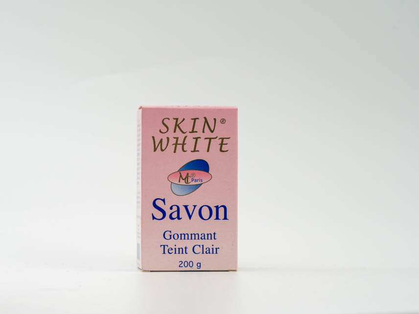 SKIN WHITE savon gommant teint clair   F